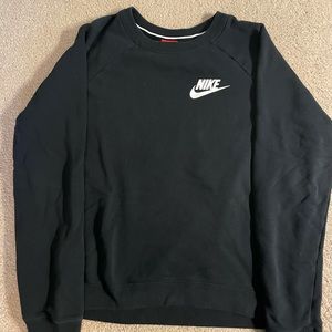 Black Nike Crewneck sweatshirt
